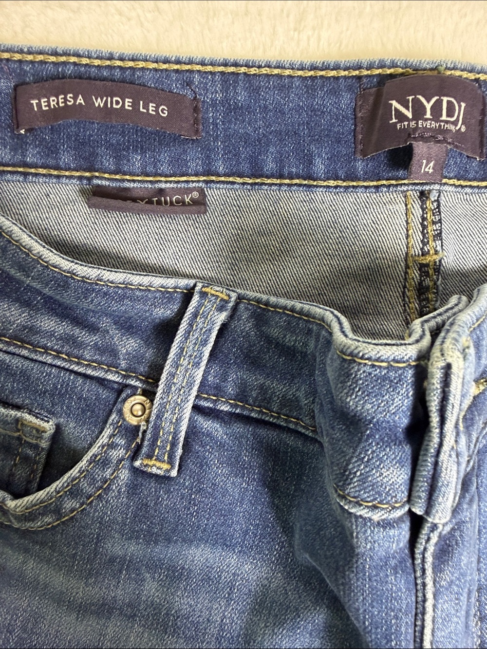 NYDJ Teresa Wide Leg Jeans in Medium Blue Denim Size 14 - Picture 3 of 9